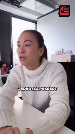 Michaela Dinh Instagram - Tohle jsme do vysílání dát nemohli, ale zpráva od Pavla nás pobavila natolik, že jsme vám ji museli ukázat alespoň tady, na sociálních sítích. 😂 
Pavle, děkujeme za námět na Ranní Kachnu, který nás tu všechny rozesmál. 😂

#kissradiokiss #behappy #rannikiss #rannikachna