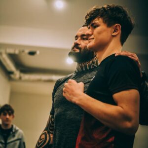 Michał Materla Instagram - Zimowy @obozmma.pl dobiegł końca . Wyjątkowy czas , gdzie ciężkie treningi były świetnie zbalansowane dobrym humorem , relaksem i pysznym jedzeniem . .  Dziękuję @plociennik_marta za zaproszenie . Dziękuję kadrze trenerskiej za fantastyczną atmosferę i uczestnikom za zaangażowanie 🫡.