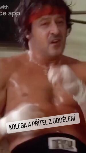 Michal Suchánek Instagram - Je to frajer chlap a kapitán. Teď už víme, proč každý den po službě, zmizel do Sokolovny.