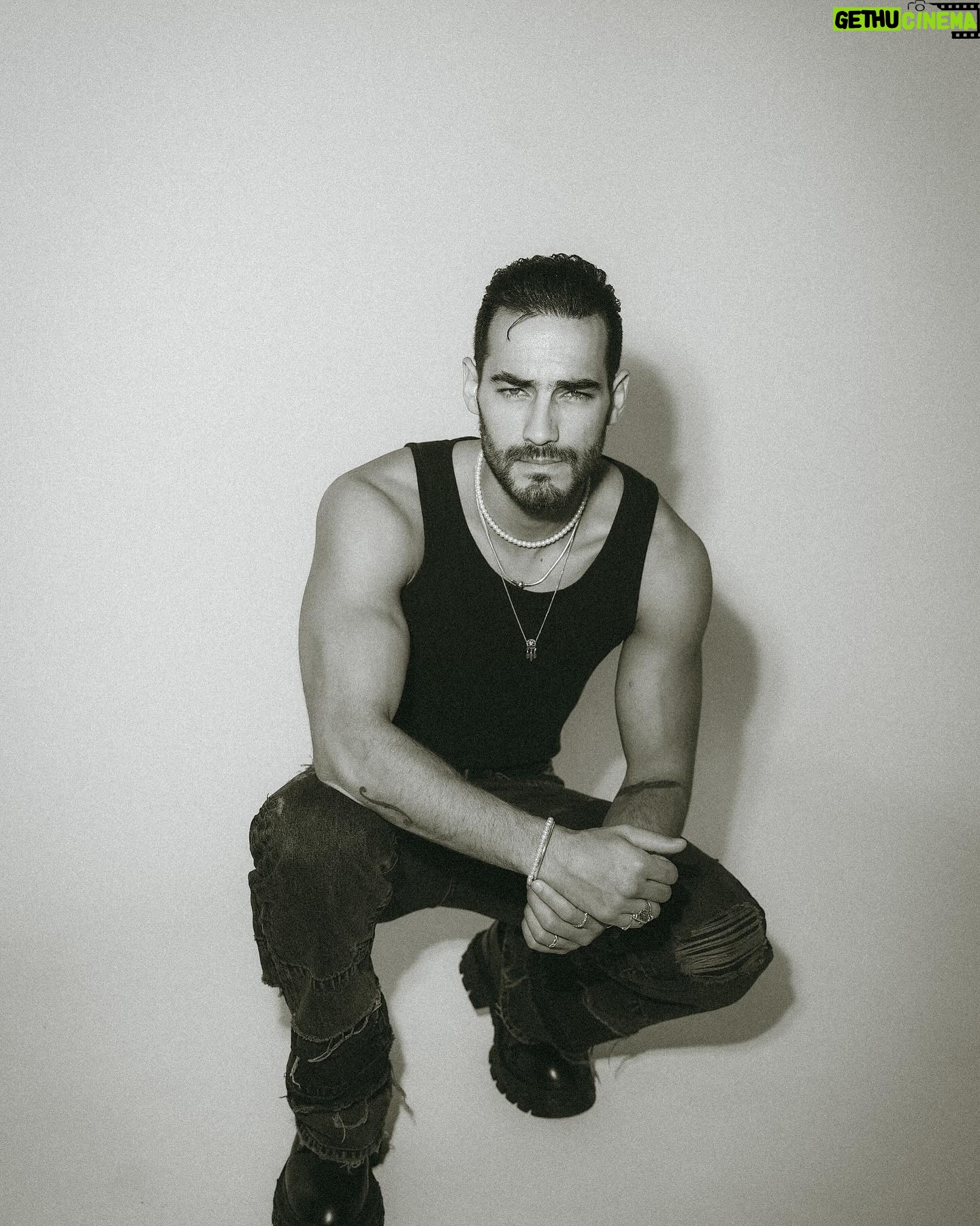 Michel Duval - 20.5K Likes - 🤍🖤
📸/ @by.ikeer