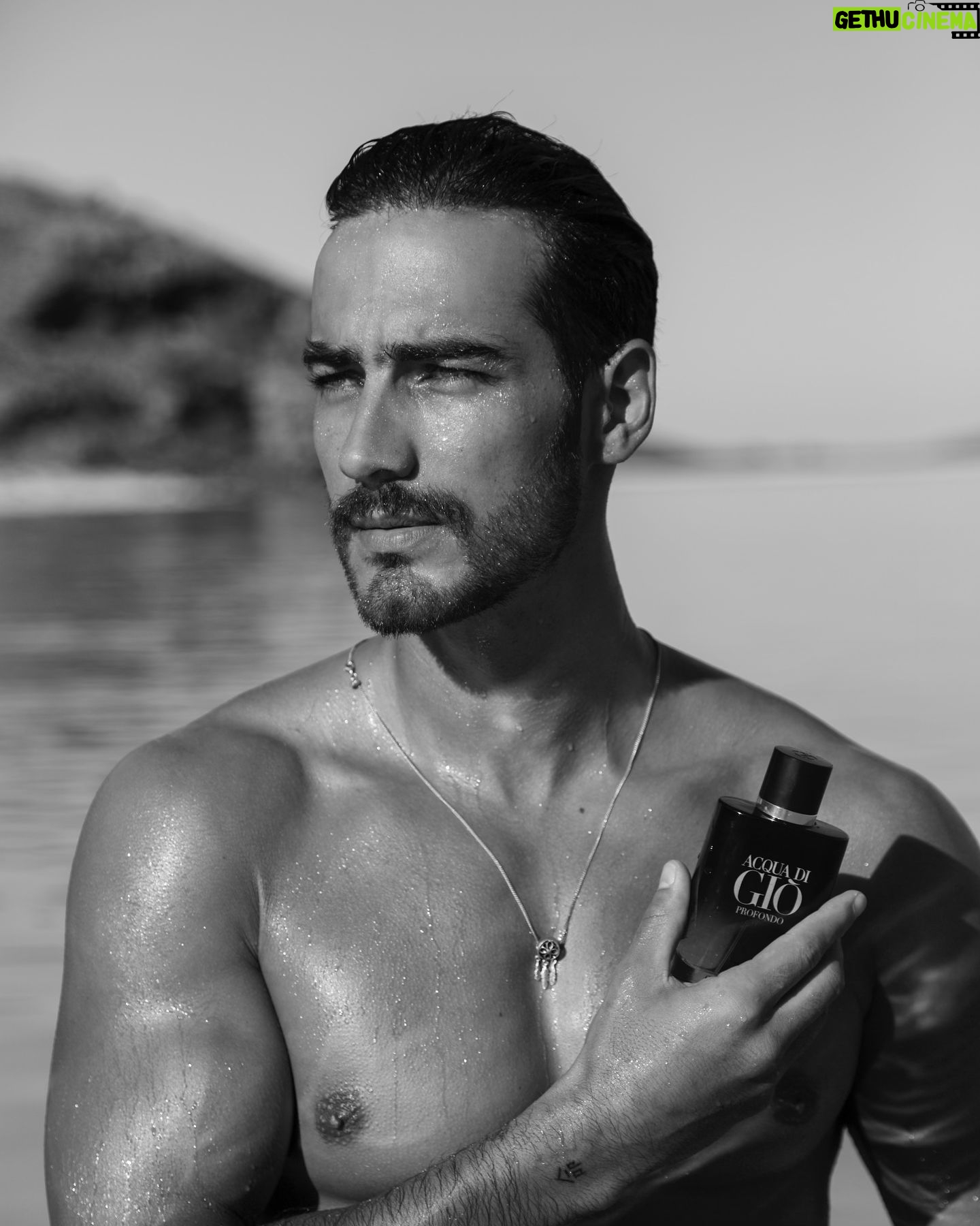 Michel Duval - 13K Likes - Nelle pofondità del mare, ritrovi te stesso. Sonó Acqua Di Gio 🌊 @armanibeauty #acquadigio #publicidad