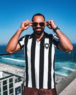 Michel Pereira Instagram - Qual o manto que ficou mais pancada no papai aqui? 😎
Conto com a torcida de todos vocês mais tarde no UFC 301 RIO, lá no Farmasi Arena. Vai ser shooww bb 👊