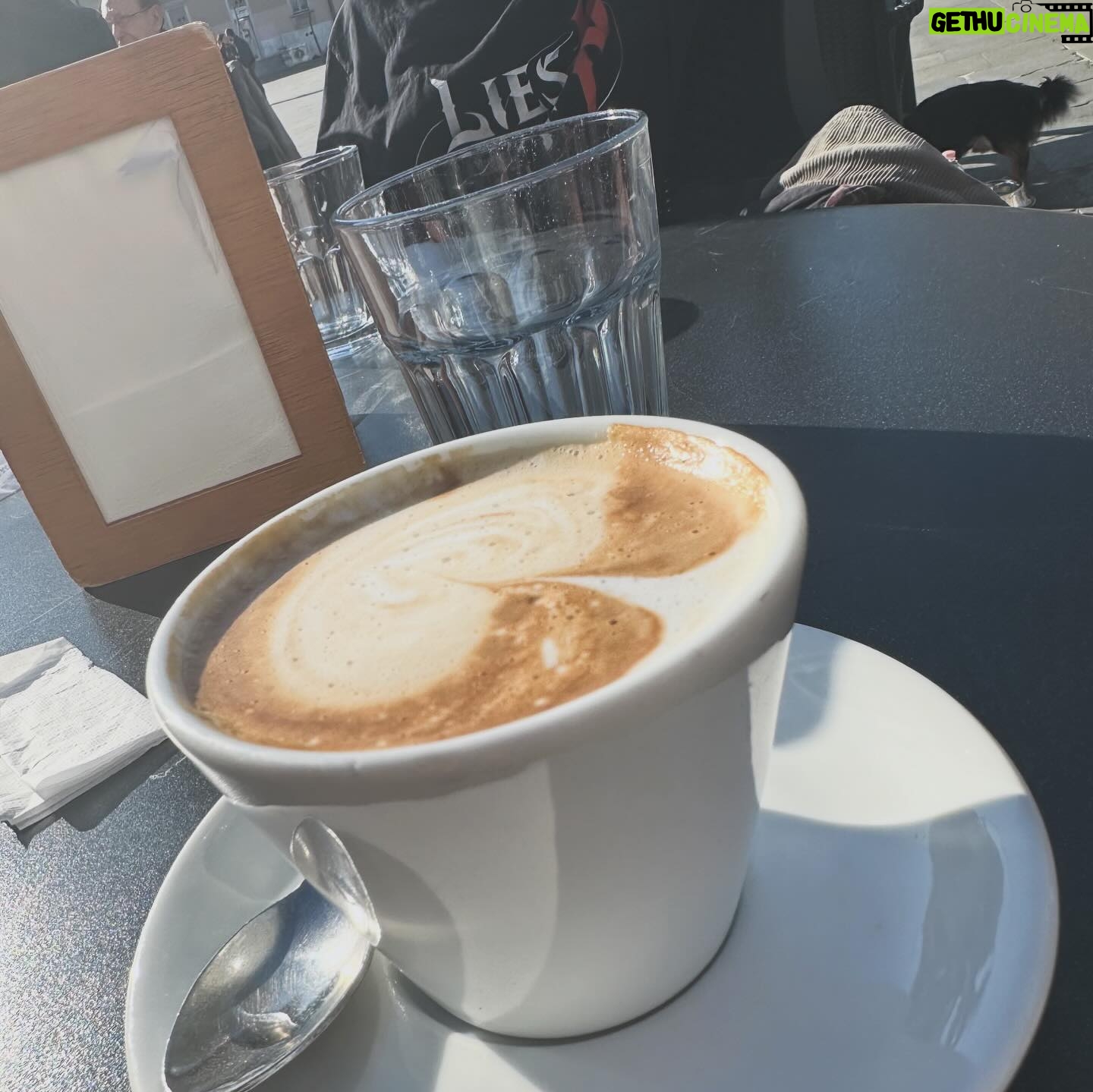 Michele Poggi - 16.9K Likes - Sono uscito. š ā¦Ma la foto ĆØ comunque in casa.