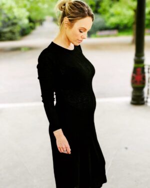 Michelle Dewberry Instagram - Sooo weird watching my body change shape, seems to be different every day! 🤰(not sure exactly what I thought was gonna happen but hey, I’m new to this 😂) .
.
.
.
.
.
.
.
.
.
.
.
.
#parklife #pregnancy #pregnant #bumpwatch #covidpregnancy #covidlife #mummatobe #mammatobe #babyonboard #babyontheway #maternity #maternityfashion #pregnancystyle #happy #blessed #greatful #happy #bumpstyle #bumpdate #dailywalk #endometriosis