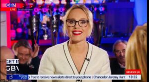 Michelle Dewberry Instagram - I loved doing a live ‘budget special’ in Southampton waay more than my facial expressions suggest! 🤣🤦🏼‍♀️ (added a smile one to the end for balance 😜).
.
.
.
It is a privilege being able to get out and about to speak to people like this, it really is. 
.
.
.
Thank you to everyone who watches/listens/supports us. We appreciate it. 
.
.
.
#tvpresenter #budgetday #southampton #publife #debate #interaction #grateful