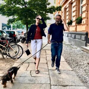 Michelle Forbes Instagram - Giuseppe cures all the ills...♥️ 

LA/Berlin

#tbt #losangeles #berlin #prepandemic #innocenttimes #giuseppecapotondi thx for the fotos @fotolyd ♠️