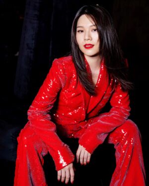 Michelle Wong Instagram - When they say a pop of red, we deliver 💥

Closed things off with a bang at the  @revolve Red Party. What a night! 

#REVOLVEAroundTheWorld 💫

Outfit: @revolve
Styling: @karin_wj 
Make up: @lasalle_lee_jq 
Hair: @sam_chok #passionhairsalon 
@gustocollectivesea @tcpartistes