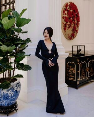 Michelle Wong Instagram - Wishing you and your family a very Merry Christmas 🤶🏻☃️ 

I've had such a fulfilling week feasting with loved ones and friends, i hope you've been enjoying yourselves to your fullest too 🥰♥️