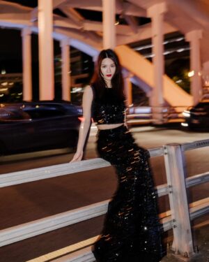 Michelle Wong Instagram - New year, new energy⚡️HPNY everyone 🥳💥
Wishing you all an amazing 2024, I can't wait!

PC: @nataliewongphotography 
Styling: @dolcegabbana @karin_wj 
Makeup: @lasalle_lee_jq 
@directionsgroupinc @tcpartistes