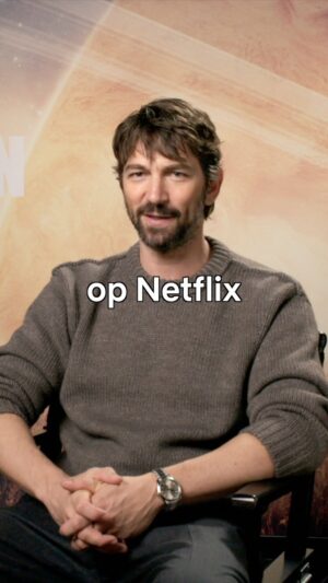 Michiel Huisman Instagram - De strijd om het lot van het universum is gestart. Rebel Moon - Part 1: A Child of Fire is vanaf nu op Netflix te zien.