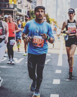 Mickey Sumner Instagram - NYC 🤟 26.2 
Mile 23 I tripped and was about to hit the road so hard when a volunteer - an angel - caught me - I don’t even know how she did it or where she came from but she did and I will never forget her, her face, her kindness, she called me “mi hija” and sent me on to the finish line. These are the moments.. these are the people… forever in my heart. ❤️ @nyrr #marathonvolunteers #nymarathon2023