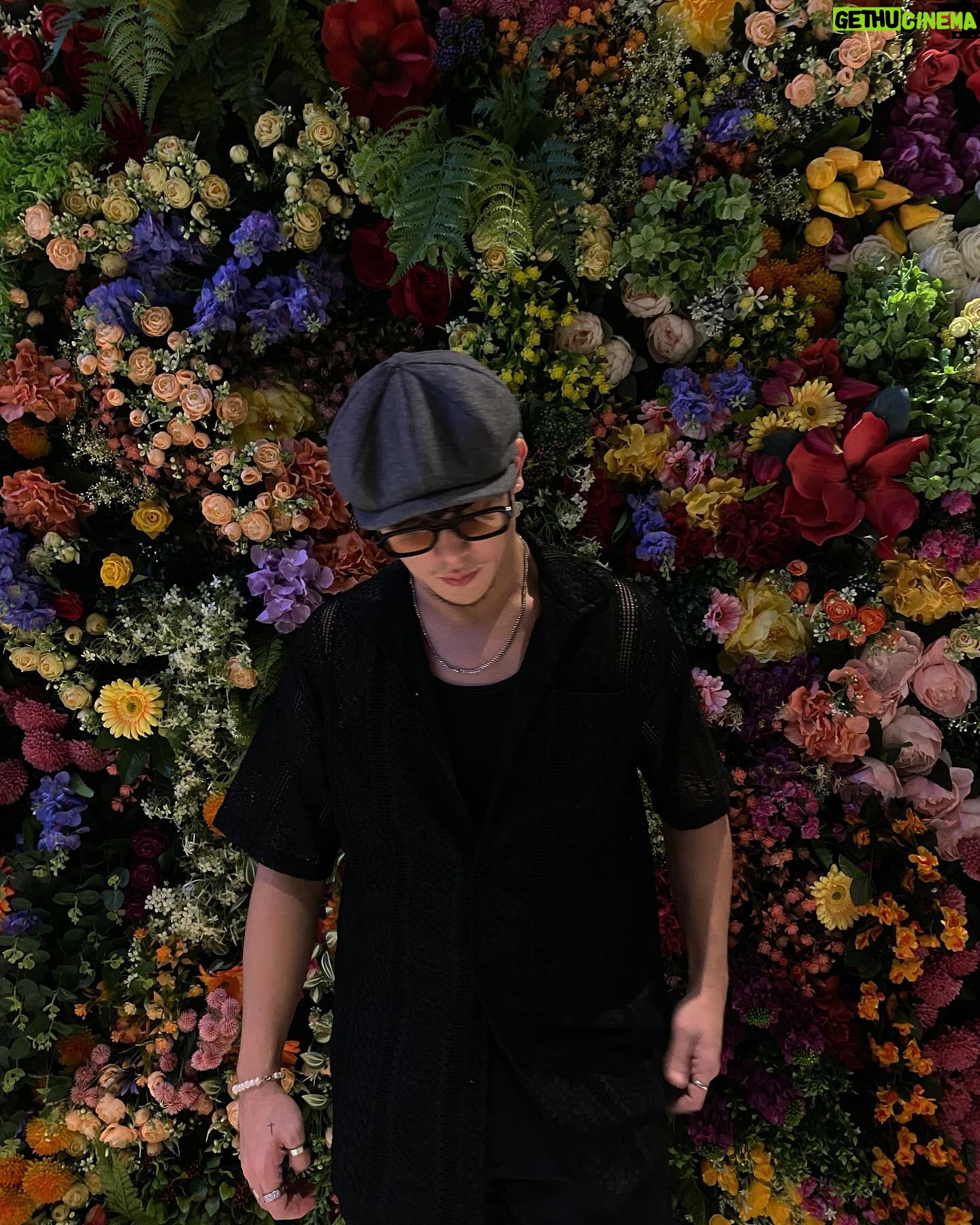 Miggy Jimenez - 3 Likes - attachment: 10 images
and oh happy heart’s day ♡