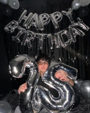 Miggy Jimenez Instagram - twenty fine 

thank you life ♡
