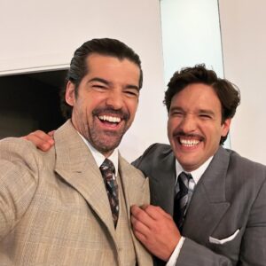 Miguel Ángel Muñoz Instagram - Y de repente llegas de Australia después de un retiro personal necesario dejando atrás el año más complicado de tu vida y llegas directo a @lamoderna_tve a que te hagan sentir la persona más especial del mundo… ♥️

Y claro es que el equipo de la serie está capitaneado por #Luigi & @mexicanhat con @davidmontcas como uno de los directores y parece que no han pasado 23 años desde que #UnPasoAdelante nos puso juntos en el camino 🙏🏼

Y luego te regalan como compañera a @albagutierrezactriz con la que he compartido el 70% de las escenas y es LA MEJOR COMPAÑERA DEL PLANETA (mi #Pollard) y a #DaniHolguin en un 30% y hacen que ya todo sea perfecto! 

Y el resto de compañer@s con los que he compartido alguna escena también me los llevaría a casa! 🫶🏽
@almagrosanmiguel @helenaezquerro @stephanie_magnin @carlos_serrano_clark @lorea_carballo #manuelbandera @evapedrazalo @bertagalo y mi queridísima @hurtadilla 🥰

Gracias al resto de directores #Pedro, #Isaac y @lilibocanegra y a todo el equipazo de la serie que no me ha podido cuidar más; desde Gabi y todo el equipo de producción, Josete, Rocio, Paloma y todo el equipo de dirección, vestuario, guion, Maqui y pelu, conductores, arte, cámara, sonido, redes, edición… 

A @rtve y @grupoboomerang y a @yourocktalent por hacer que haya sido posible interpretar a #CesarMorel a la vez que dirijo el documental de 🏎️🔥 para @pacienciafilms y justo antes de empezar la aventura en la que me encuentro ahora en #Asia con #PekinExpress… 🤩

#Felizespoco ☀️