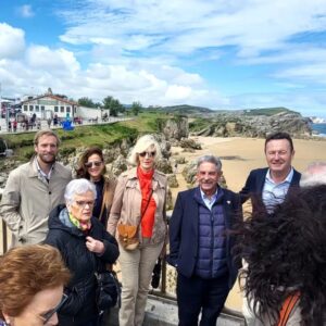 Miguel Ángel Revilla Instagram - Cumpliendo con la tradición, celebrando la #VirgenDelMar , en #Santander