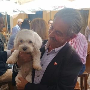 Miguel Ángel Revilla Instagram - Ya estoy en Cádiz, con Lali. Nos vemos a las 19:00 en la @casacantabriacadiz