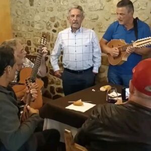 Miguel Ángel Revilla Instagram - Hoy es el #DíaDeCanarias. Mando un fuerte abrazo a todos los ciudadanos de esas maravillosas islas.