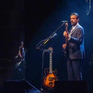 Miguel Araújo Instagram - Mítico, Sintra! O casal que fez quase 600 Kms para vir do Fundão e voltar na mesma noite, os rapazes que foram trajados à Casca de Noz, a minha tia Maria Isabel e os primos Araújo de Lisboa que nunca falham um concerto nas imediações da capital, uma sala totalmente esgotada há tantos meses a cantar as minha modestas musiquetas. Como?

Obrigado!!!!

PS: Estamos já a caminho do @theatrocirco, em Braga. Até daqui a nada!
