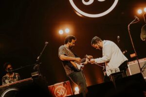Miguel Araújo Instagram - Orgulho neste meu condiscípulo @joao.so.insta, que ontem deu um concerto épico naquela que foi a sua merecida (e que apenas peca por tardia) estreia num Coliseu dos Recreios cheio para receber 15 anos da música de um músico, cantor, multi-intrumentista, autor e produtor que se foi tornado absolutamente incontornável. Saravá, Sonny! Primeiro de muitos! Convida-me sempre! Oupa!!!!