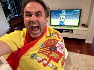 Miguel Maestre Instagram - Viva ESPAÑA 🇪🇸

Pure blood and sun 

#pasion