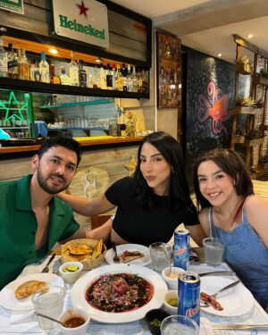 Miguel Martínez Instagram - Dump del mes: 
1. Cenita con mi Merry ❤️
2. Estreno de Mentiras con el Sr Imanol 🎭
3. Grabación en locación con el Sr. Sensual 🔥
4. Corte a comer con mis Marias 🫶🏼
5. Disfrutando el Emblema con mi Nash 🪩
6. Recibiendo el Micrófono de Oro a lado de María 🎙️
7. Foto en un fondo del Emblema 😎
8. Mi combo de guaruras 🦍
9. Con la Reyna de mi corazón mi abuela 👵🏼💕
10. Festejando 🥂 (Spoiler alert 🚨: Se vienen cositas 🤩)