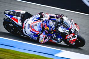 Miguel Oliveira Instagram - Positivo e com garra para o próximo passo. Esperamos trazer bons resultados antes do fecho da primeira temporada. Aí vamos, Sachsenring! 🔥💪🏻
.
Positive and eager for the next step. We hope to bring good results before the close of the first season. Right away, Sachsenring! 🔥💪🏻

#turma88 #GermanGP @trackhousemotogp