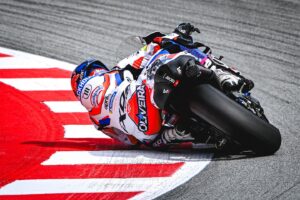Miguel Oliveira Instagram - Hoje só deu para 13o mas confiante para amanhã dar a volta por cima 💪🏼✊🏼 
.
.
.
Today it was only 13th but confident for tomorrow to turn things around 💪🏼✊🏼
@trackhousemotogp #turma88