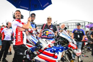 Miguel Oliveira Instagram - P6 a ditar o final de um grande fim de semana em Sachsenring. Ontem conseguimos ser muito competitivos, hoje não tivemos o suficiente para agarrar o ritmo dos pilotos da frente. Seguimos com confiança para o próximo, com tempo para tentar melhorar. Obrigado a todos pelo apoio 💪🏼❤️🇵🇹
.
P6 dictated the end of a great weekend at Sachsenring. Yesterday we were very competitive, today we didn't have enough to catch the pace of the riders in front. We move on with confidence to the next one, with time to try to improve. Big thanks to everyone for their support 💪🏼❤️🇵🇹

#turma88 @trackhousemotogp