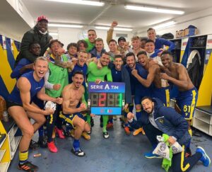 Miguel Veloso Instagram - Un’altra bella vittoria di squadra! GRANDI RAGAZZI! 👏🏼👏🏼 #ForzaHellas #QuestiSiamoNoi @hellasveronafc @seriea