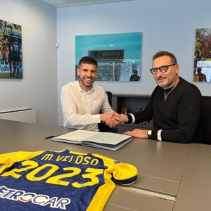 Miguel Veloso Instagram - Sono davvero felice per questo rinnovo e orgoglioso di poter proseguire la mia strada con l’ @hellasveronafc! Ringrazio la Società per la fiducia e tutte le persone che ogni giorno mi fanno sentire come a casa. Ancora insieme per toglierci tante altre soddisfazioni! 💛💙 #rinnovo #2023 #ForzaHellas