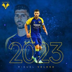 Miguel Veloso Instagram - Sono davvero felice per questo rinnovo e orgoglioso di poter proseguire la mia strada con l’ @hellasveronafc! Ringrazio la Società per la fiducia e tutte le persone che ogni giorno mi fanno sentire come a casa. Ancora insieme per toglierci tante altre soddisfazioni! 💛💙 #rinnovo #2023 #ForzaHellas