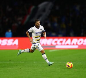 Miguel Veloso Instagram - Un punto pesante conquistato su un campo difficile! Adesso la sosta per recuperare un po’ di energie e ripartire con la stessa convinzione! 💪🏼💛💙 #QuestiSiamoNoi #ForzaHellas @hellasveronafc @seriea