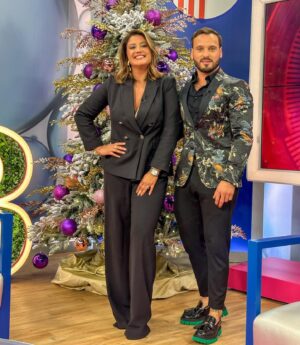 Miguel Vicente Instagram - Até já, conto com vocês todos 😁

(Ninguém acertou no meu look, não vou pagar almoço a ninguém) 🫣🫠🤣

@maryjane.hairstylist 
@veracaldeira_makeup 
#bbtvi