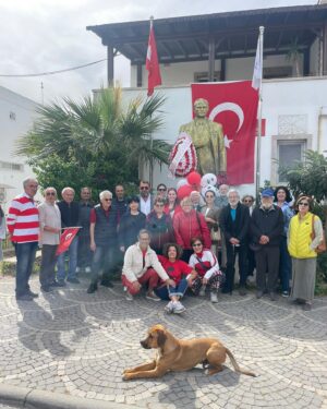 Mihriban Er Instagram - Bugün 23 Nisan
Neşe doluyor insan
Bak süslenmiş dört bir yan
Bugün 23 Nisan 🇹🇷❤️
#23nisanulusalegemenlikveçocukbayramı #mustafakemalatatürk #gümüşlük