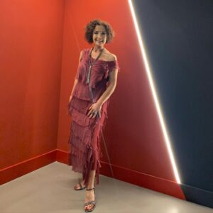 Mihriban Er Instagram - Hele bakın kim gelmişşşşşş,hoş gelmişşş,gönlüme BAHAR gelmiş,YAZ gelmişşş🥰💚💐 #bahar #hayatagülümse  @ebruacartalent  @ebruacaroffical