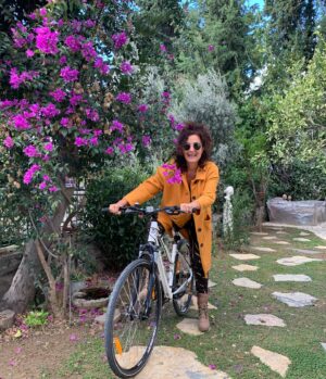Mihriban Er Instagram - Günaydınnnnnnnnnnnnnn🥰☕️🧡💜