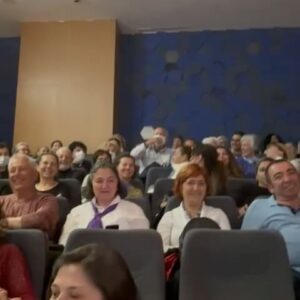 Mihriban Er Instagram - 8 Mart Dünya Emekçi Kadınlar Gününe özel Kadın Ne İster adlı interaktif gösterimle,Bodrum’da Şehir Tiyatromuzda,siz birbirinden değerli seyircilerimizle olmak çok güzeldi,sizlerinde oyuna katılmanızla coştuk da coştuk,kadın,erkek beraber güzeliz,güçlüyüz❤️Sizleri çok seviyorummmmmö💜💙❤️İyi ki varsınız💚 #8martdünyaemekçikadınlargünükutluolsun #8mart #kadınneister #kadınkadınınyurdudur #kadınkadınıngücüdür #berabergüzeliz #bodrum #nurolkültürmerkezi  @bodrumsehirtiyatrosu @tamermandalinci