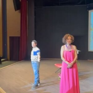 Mihriban Er Instagram - 8 Mart Dünya Emekçi Kadınlar Gününe özel Kadın Ne İster adlı interaktif gösterimle,Bodrum’da Şehir Tiyatromuzda,siz birbirinden değerli seyircilerimizle olmak çok güzeldi,sizlerinde oyuna katılmanızla coştuk da coştuk,kadın,erkek beraber güzeliz,güçlüyüz❤️Sizleri çok seviyorummmmmö💜💙❤️İyi ki varsınız💚 #8martdünyaemekçikadınlargünükutluolsun #8mart #kadınneister #kadınkadınınyurdudur #kadınkadınıngücüdür #berabergüzeliz #bodrum #nurolkültürmerkezi  @bodrumsehirtiyatrosu @tamermandalinci