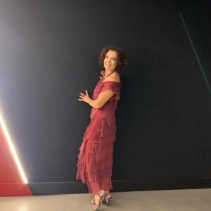 Mihriban Er Instagram - Hele bakın kim gelmişşşşşş,hoş gelmişşş,gönlüme BAHAR gelmiş,YAZ gelmişşş🥰💚💐 #bahar #hayatagülümse  @ebruacartalent  @ebruacaroffical