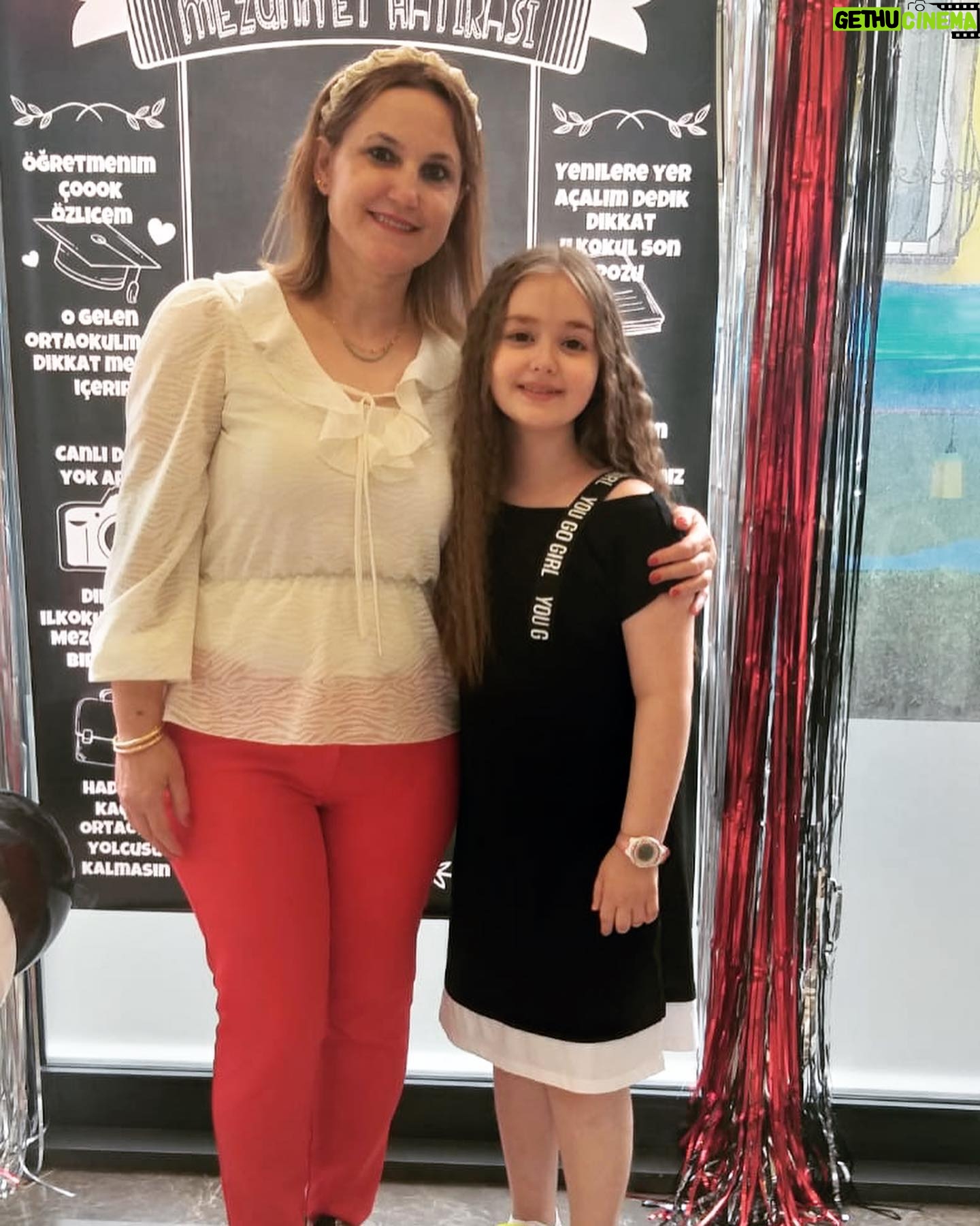 Mihrimah Cankur - 317 Likes - Canım öğretmenim her şey icin teşekkür ederim @dilek.khramn
#mezuniyet
#mihrimahsultan👑