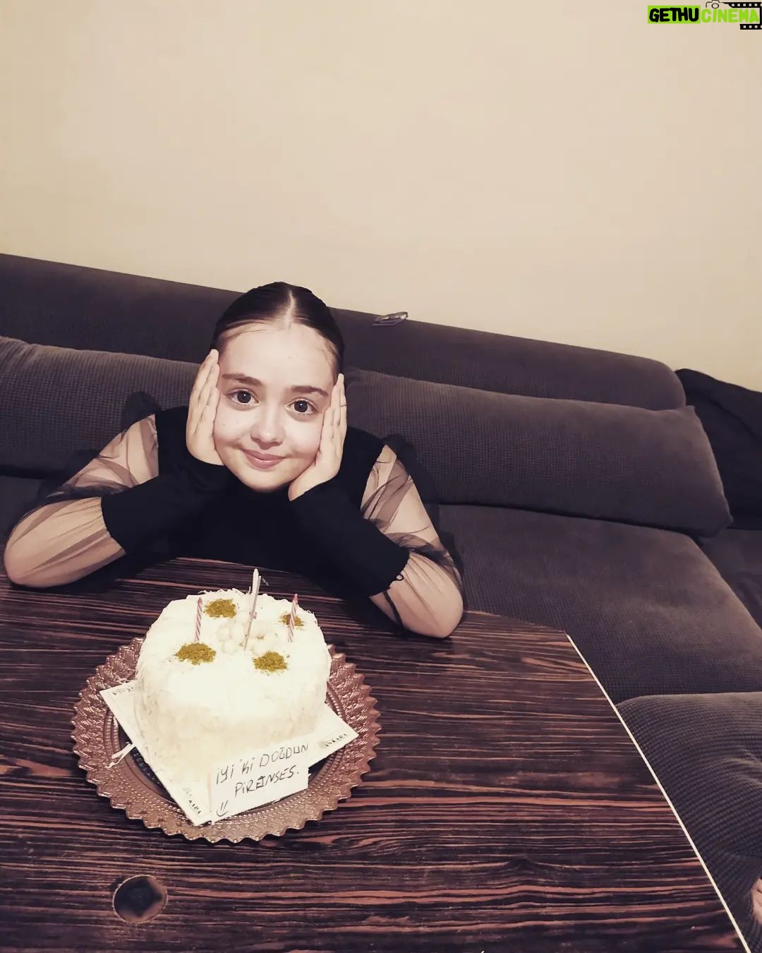 Mihrimah Cankur - 156 Likes -