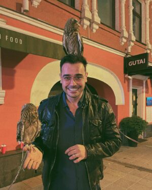 Mikael Aramyan Instagram - Мне тут одна сова шепнула, что письма из Хогвартста ещё можно дождаться.