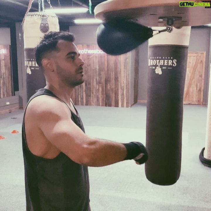 Mikael Aramyan - 3.1K Likes - Магия @brothers_boxing_club
@ibragim_077 - ✊🏽