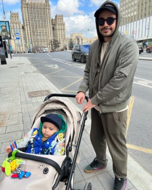 Mikael Aramyan Instagram - Давид в поисках плохих девочек на районе😎
