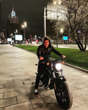 Mikael Aramyan Instagram - Поздравляю всех с днём Победы! 

А мне сегодня 29. Ура!)