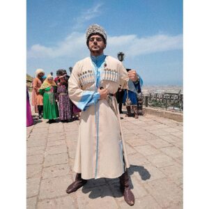 Mikael Aramyan Instagram - Фотка из июньской поездки в Дагестан. 
Слился с местностью, остался незамеченным.