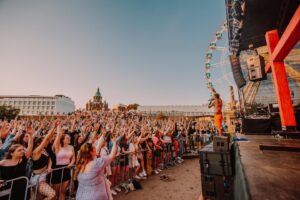 Mikael Gabriel Instagram - Näin unta et vallotin Helsingin 📍
Heräsin ja se ei ollukkaan unta. 
Kiitos @allasseapool 🕺🏻

📸: @vilmatoyras