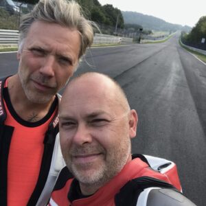 Mikael Persbrandt Instagram - 3km of nordschleife straight and me an #matteskog geting ready for racepace🚀