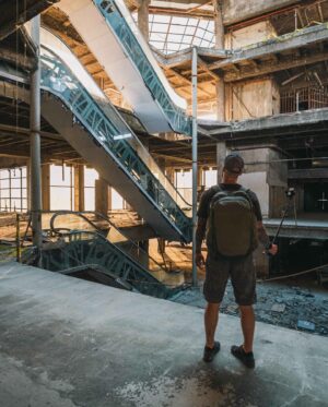 Mike Corey Instagram - Swipe for Rooftopping in Venezuela ➡️ 
Nothing like rust, dust, and sketchy ledges.
I’ve always wanted to try it. I felt rooftopping was an expression of freedom. Solving a puzzle to enter the building, then walking the ledges above a city, feeling like a king for a brief minute before having to find a way back out. Of all all the places this could happen, Happy we could do it with @fpluss1 in Caracas. 

This is Parque Central, the highest skyscraper in Caracas. It’s abandoned from floor 27 all the way to 59 due to a fire. On the top, a glass floor helipad, and the best view in the city.

Love to @vidafuria for hosting us. If you want to come to Venezuela, hit them up.

Photos by @rodrigoungaro