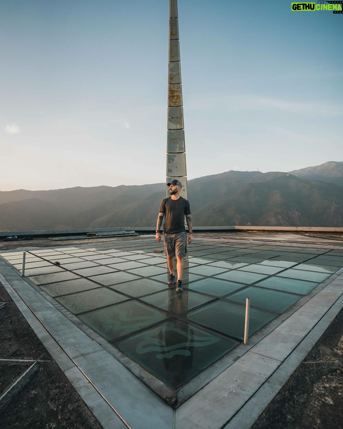 Mike Corey - 3.1K Likes - Swipe for Rooftopping in Venezuela ➡️
Nothing like rust, dust, and sketchy ledges.
I’ve always wanted to try it. I felt rooftopping was an expression of freedom. Solving a puzzle to enter the building, then walking the ledges above a city, feeling like a king for a brief minute before having to find a way back out. Of all all the places this could happen, Happy we could do it with @fpluss1 in Caracas.
This is Parque Central, the highest skyscraper in Caracas. It’s abandoned from floor 27 all the way to 59 due to a fire. On the top, a glass floor helipad, and the best view in the city.
Love to @vidafuria for hosting us. If you want to come to Venezuela, hit them up.
Photos by @rodrigoungaro